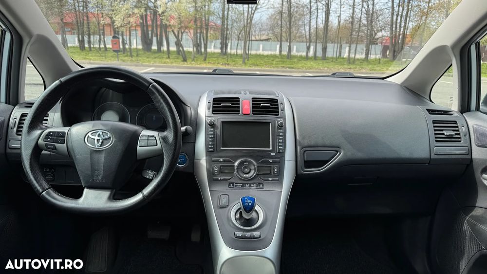 Toyota Auris - 14