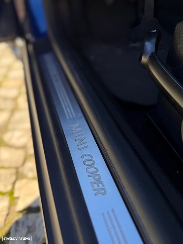 MINI 3 Portas Cooper D - 18