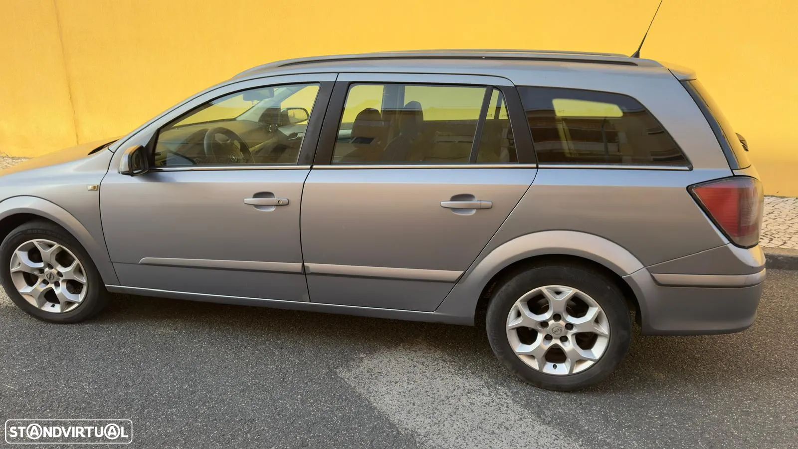 Opel Astra Caravan - 1