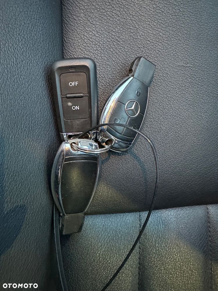 Mercedes-Benz Klasa C 320 CDI DPF 4Matic 7G-TRONIC Elegance - 19