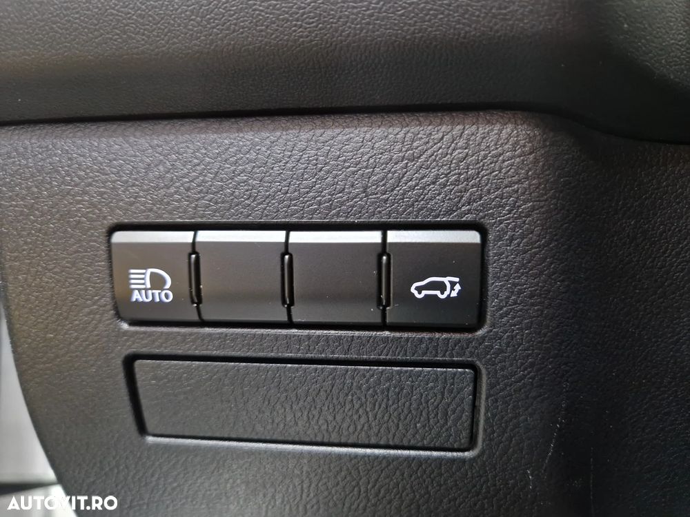 Lexus Seria NX 300h AWD Business - 28