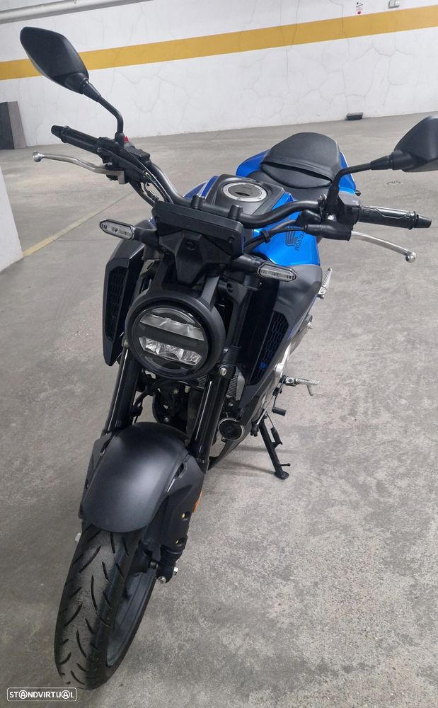 Honda CB 125R - 6