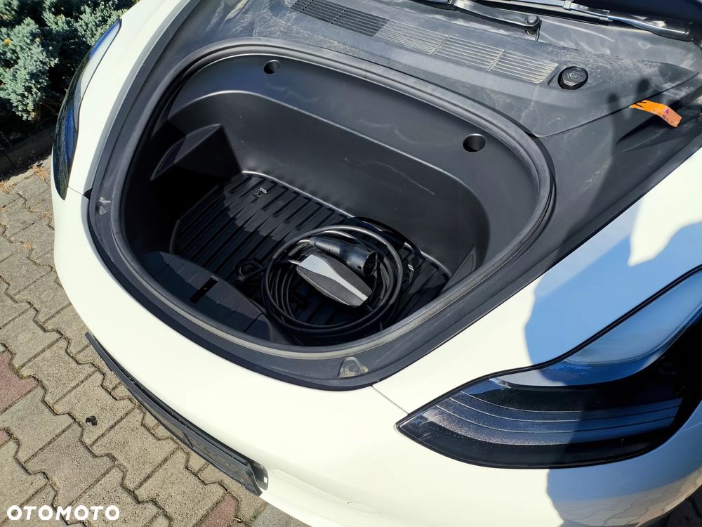 Tesla Model 3 RWD - 8