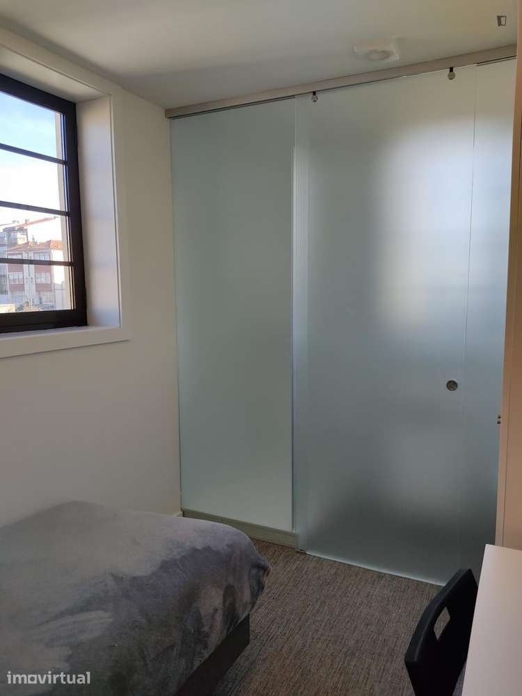 Quarto - localizado em Paranhos Porto - Grande imagem: 4/21