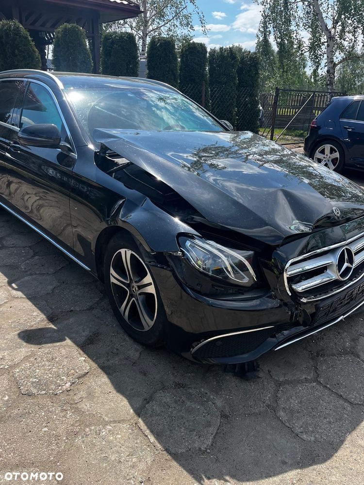 Mercedes-Benz Klasa E 220 d 9G-TRONIC - 3