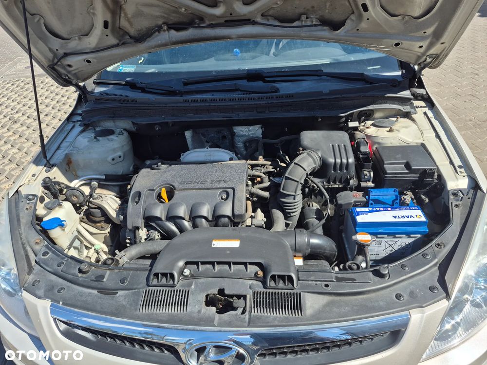 Hyundai i30 1.6 Comfort - 10