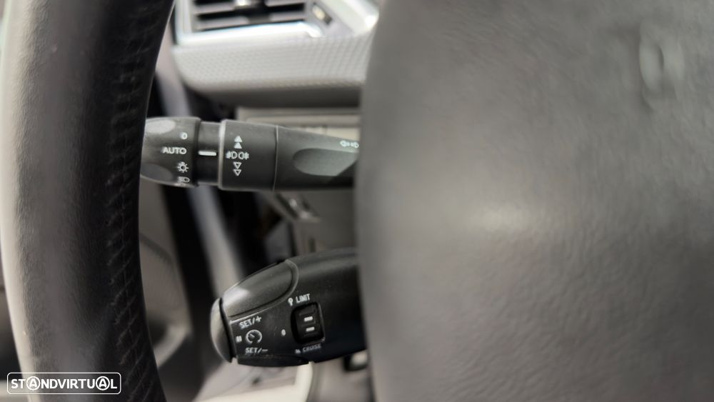 Peugeot 208 82 VTI Style - 21
