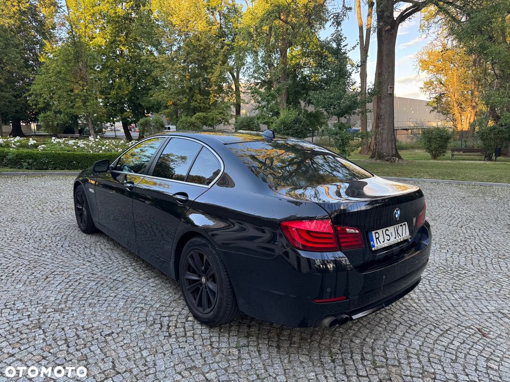 BMW Seria 5 528i - 7