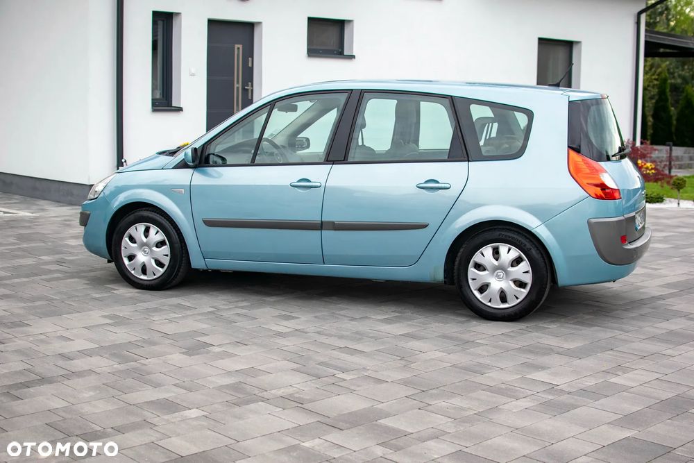 Renault Grand Scenic - 27