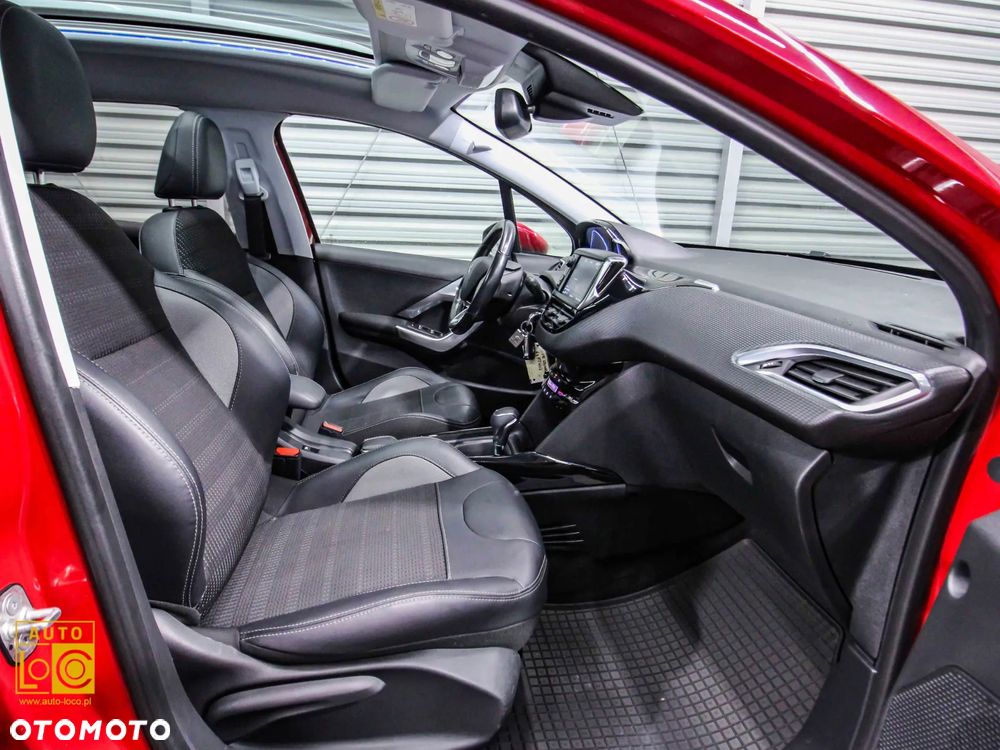 Peugeot 2008 1.2 Pure Tech GPF Allure S&S EAT6 - 10