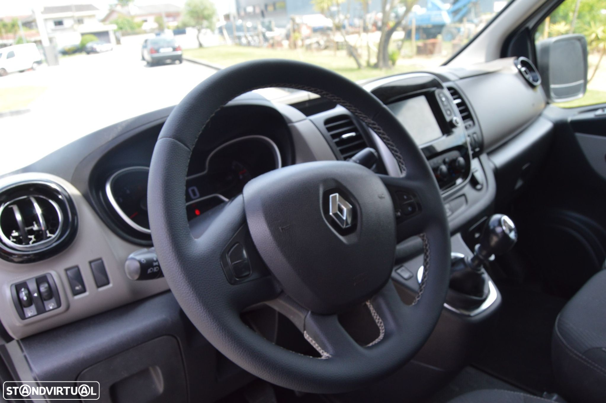 Renault Trafic Outro - 22