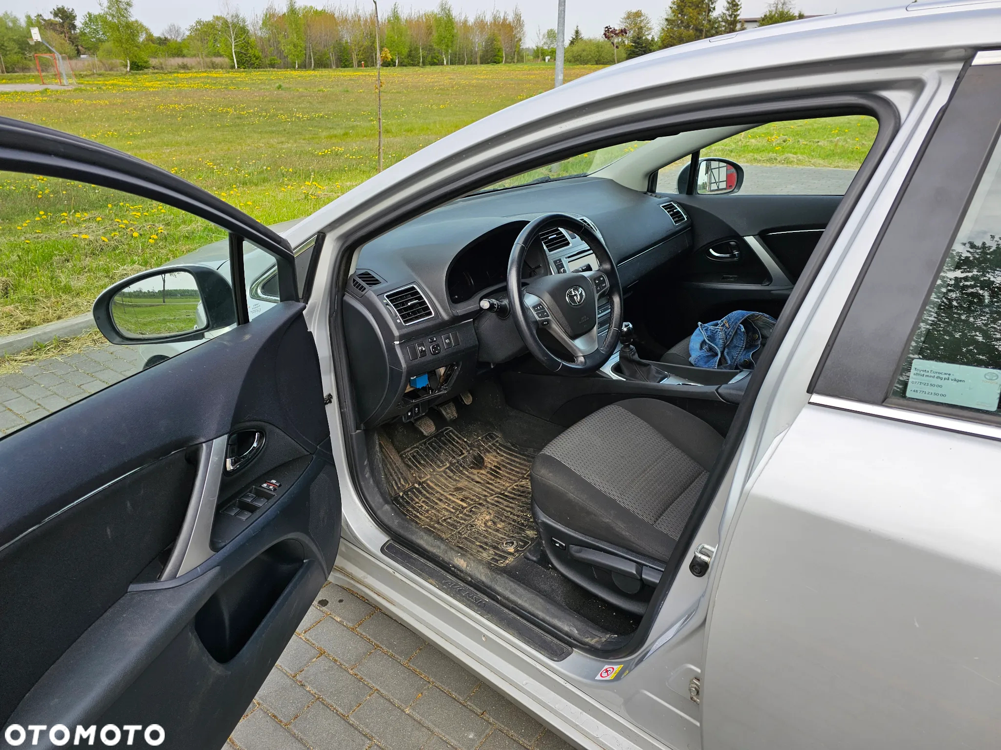 Toyota Avensis Combi 2.0 Executive - 21