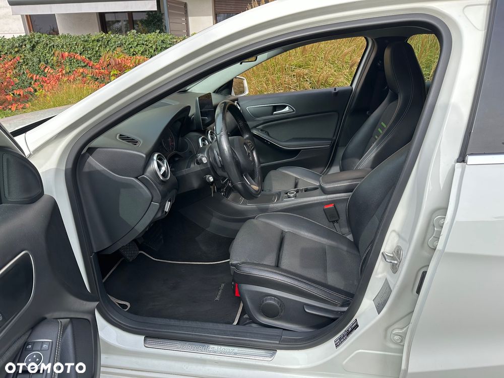 Mercedes-Benz Klasa A 180 7G-DCT - 12