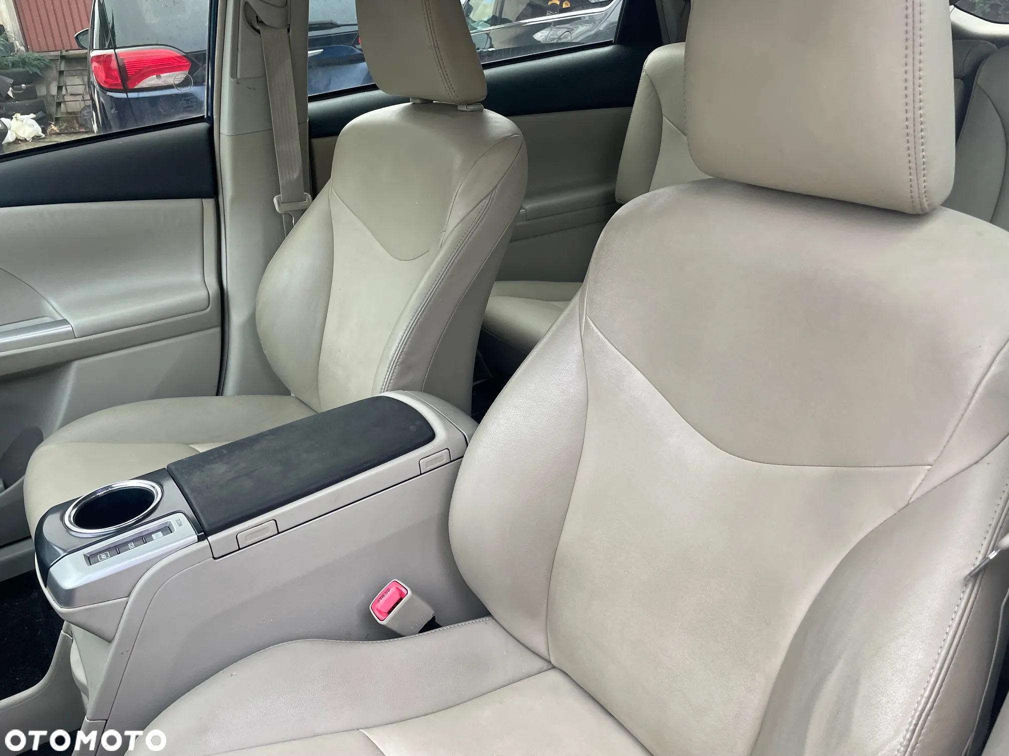 Toyota Prius+ (Hybrid) Executive - 15