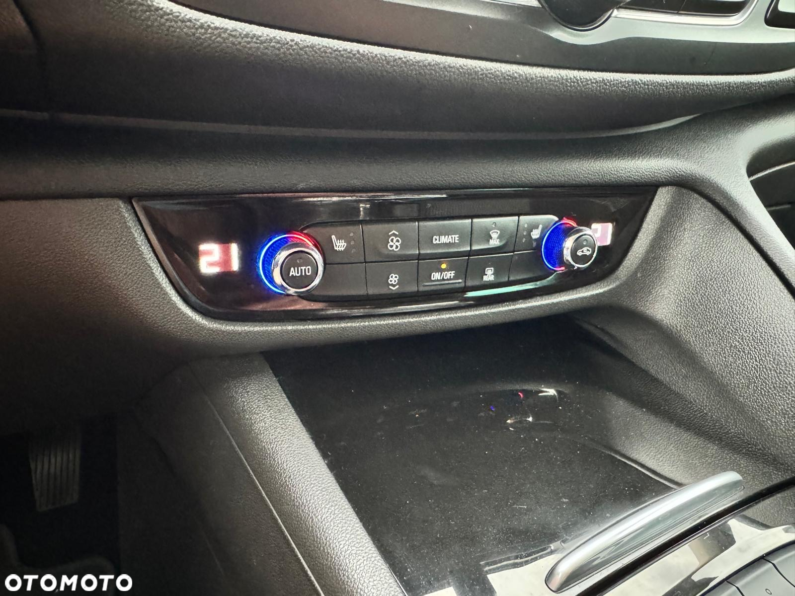 Opel Insignia 2.0 CDTI automatik Business Innovation - 36