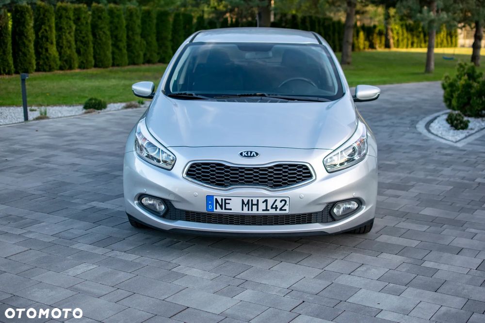 Kia Ceed - 12