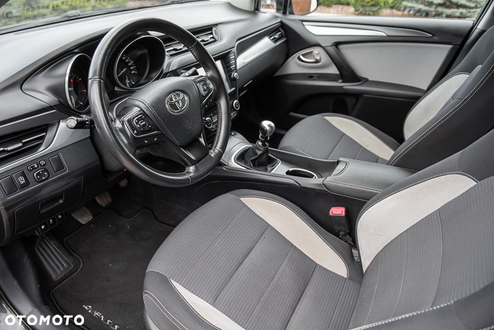 Toyota Avensis - 6