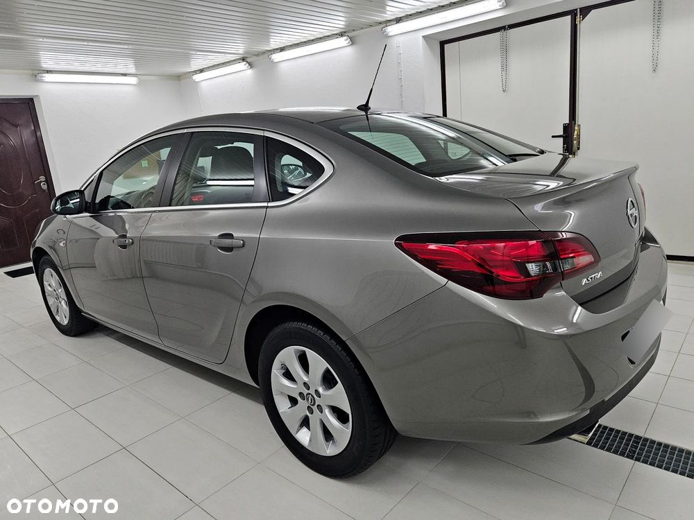 Opel Astra - 12