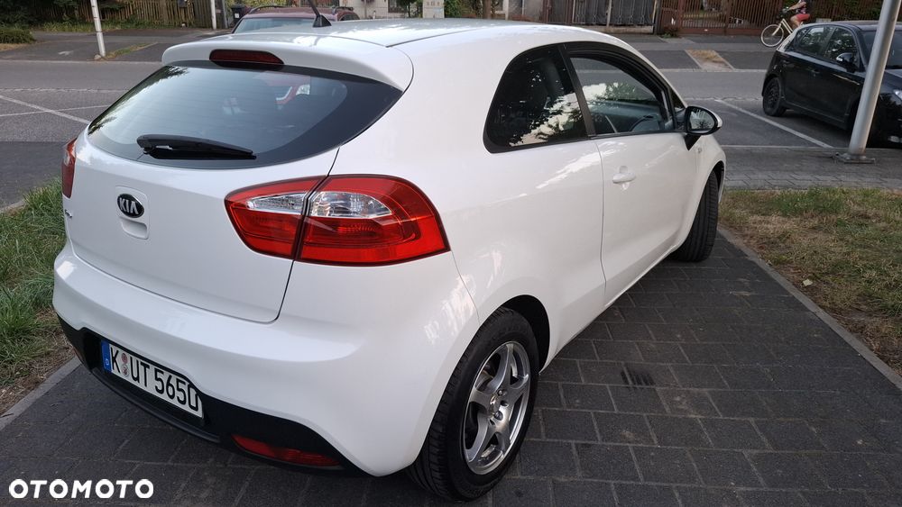 Kia Rio - 9