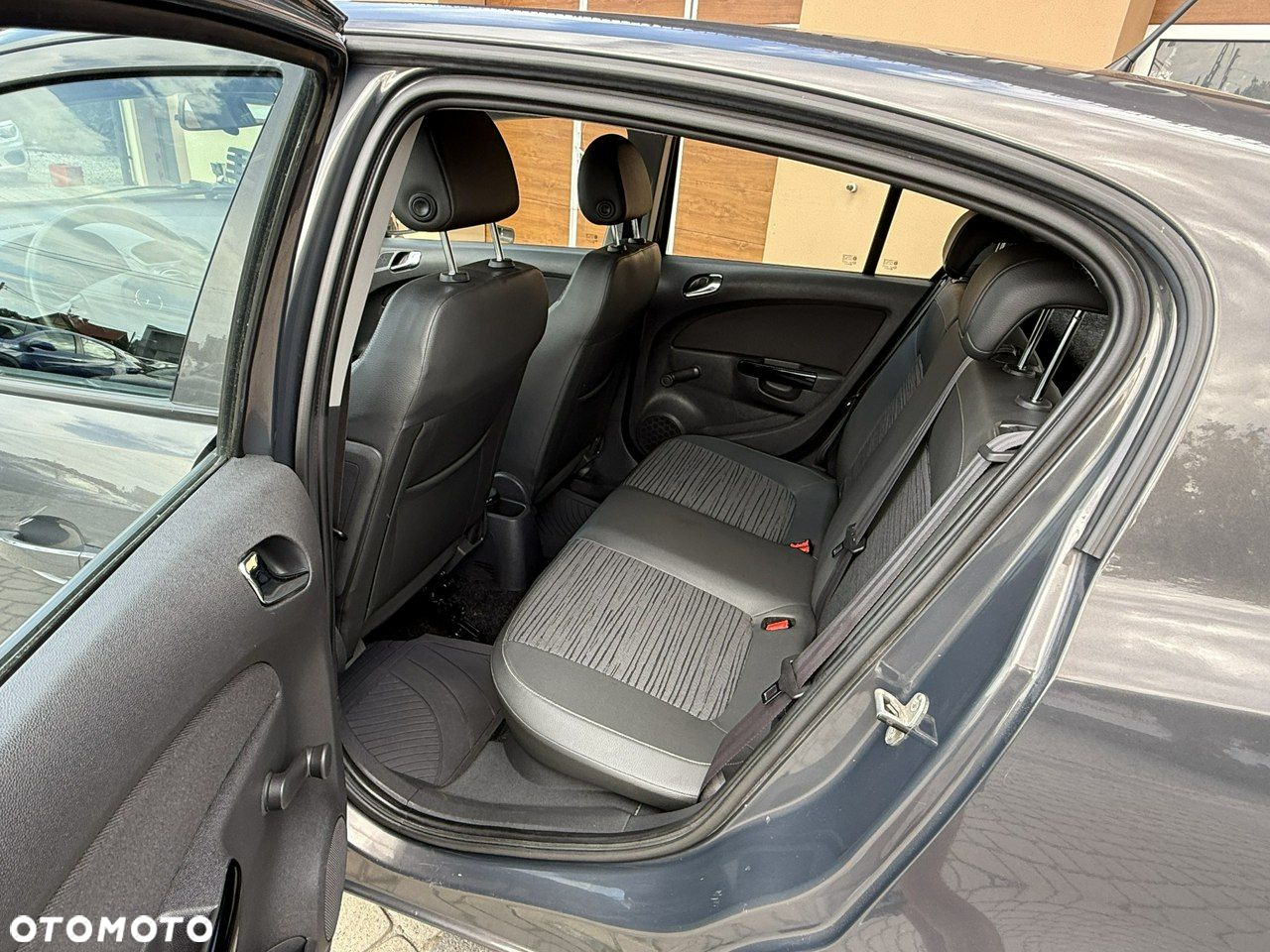 Opel Corsa 1.4 16V Active - 23
