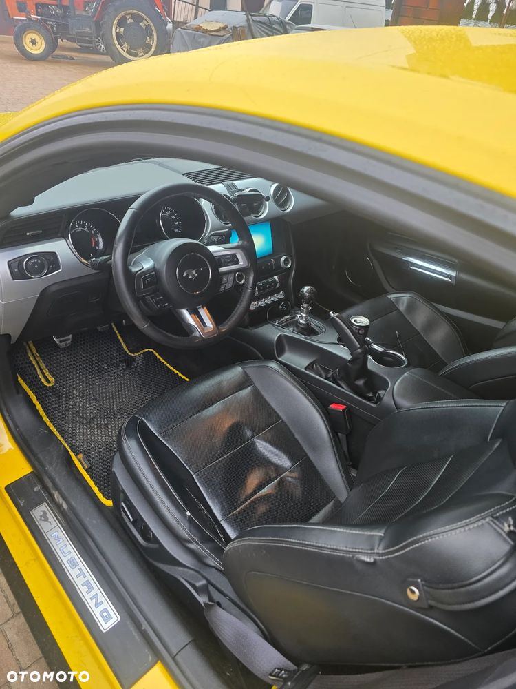 Ford Mustang 5.0 V8 GT - 6