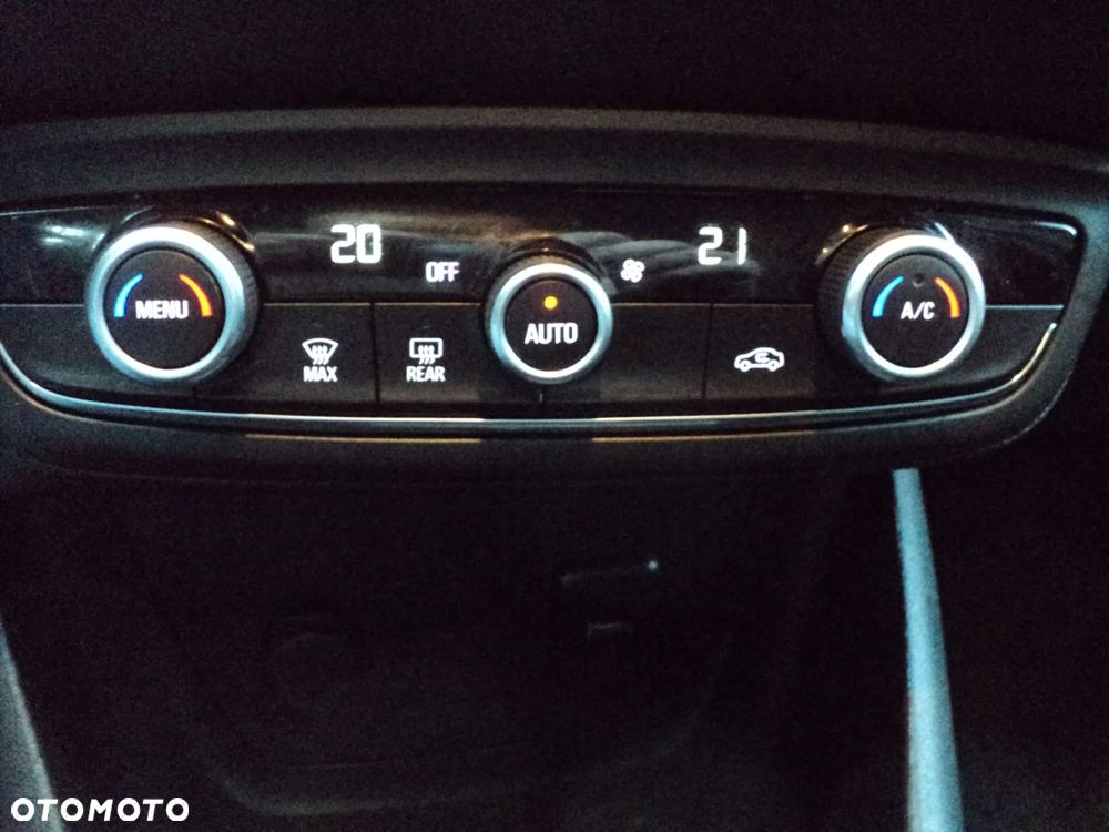 Opel Crossland X - 10