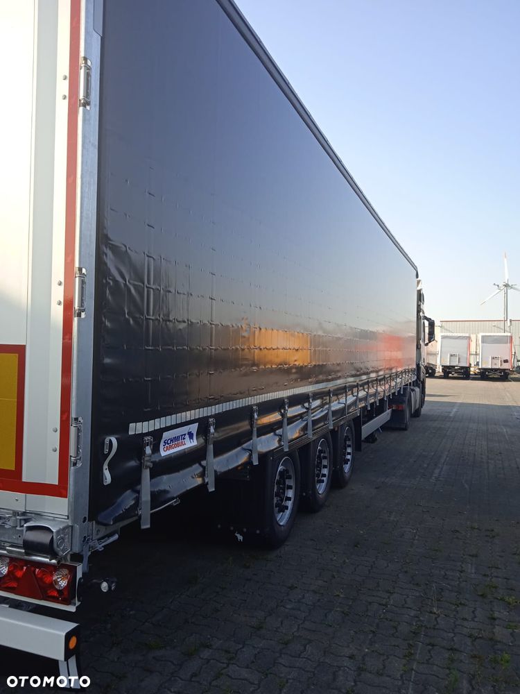 Schmitz Cargobull Schmitz Cargobull SCS MB Varios - koła 385/55 R22,5 - 5