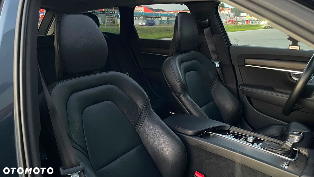 Volvo V90 Cross Country - 22