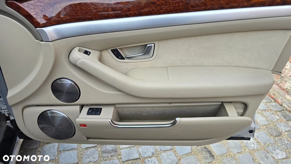 Audi A8 4.2 TDI DPF L Quattro - 30