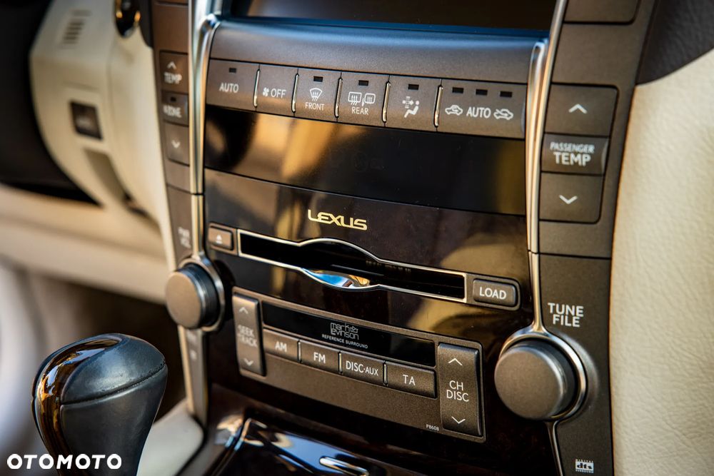 Lexus LS 460 Prestige - 12