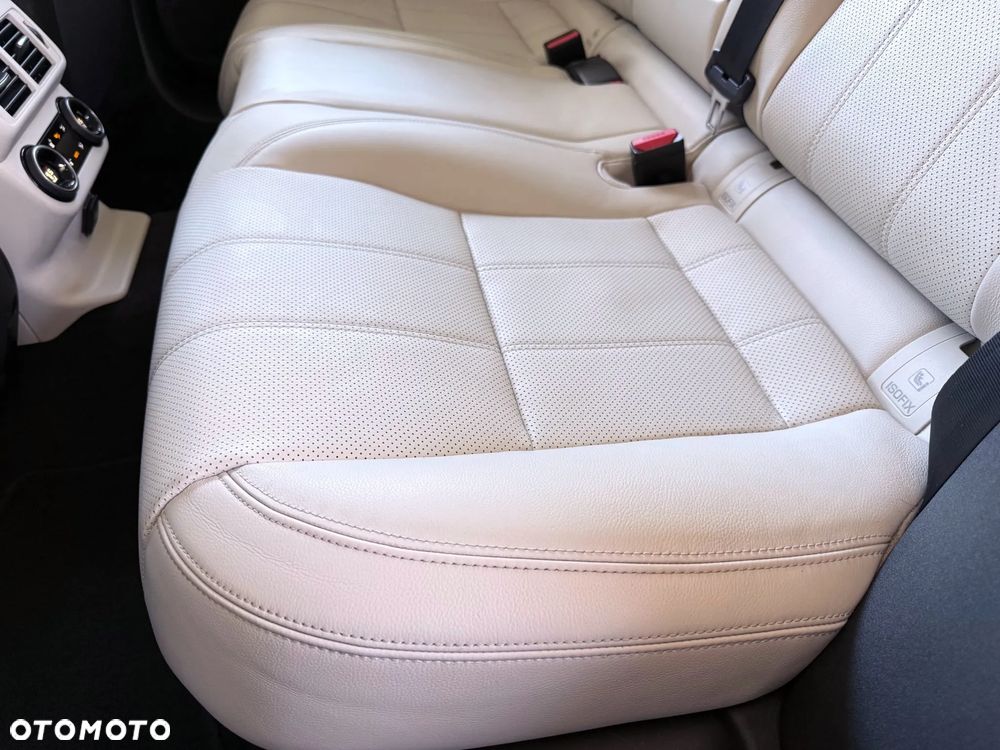 Land Rover Range Rover Velar 3.0 SD6 R-Dynamic S - 27