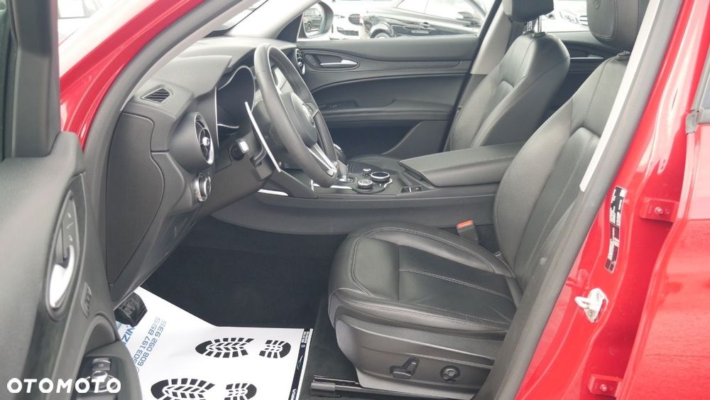 Alfa Romeo Stelvio - 14