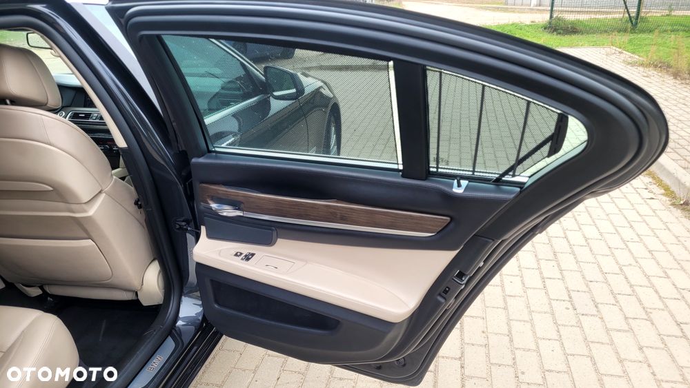 BMW Seria 7 740d xDrive - 7