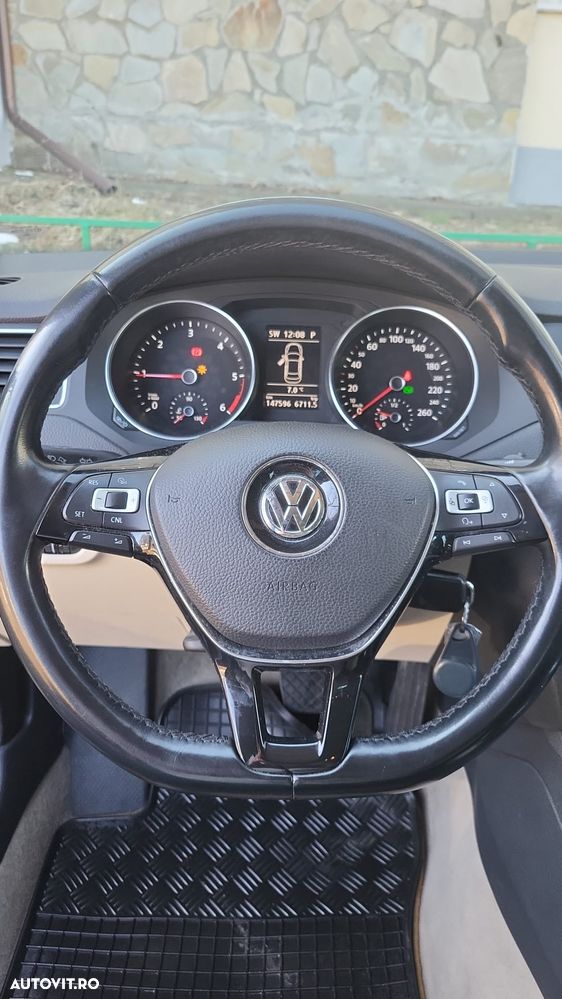 Volkswagen Jetta ver-2-0-tdi-dsg-bluemotion-technologie - 11