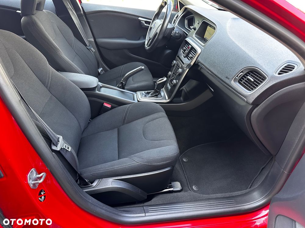 Volvo V40 D2 Momentum - 26