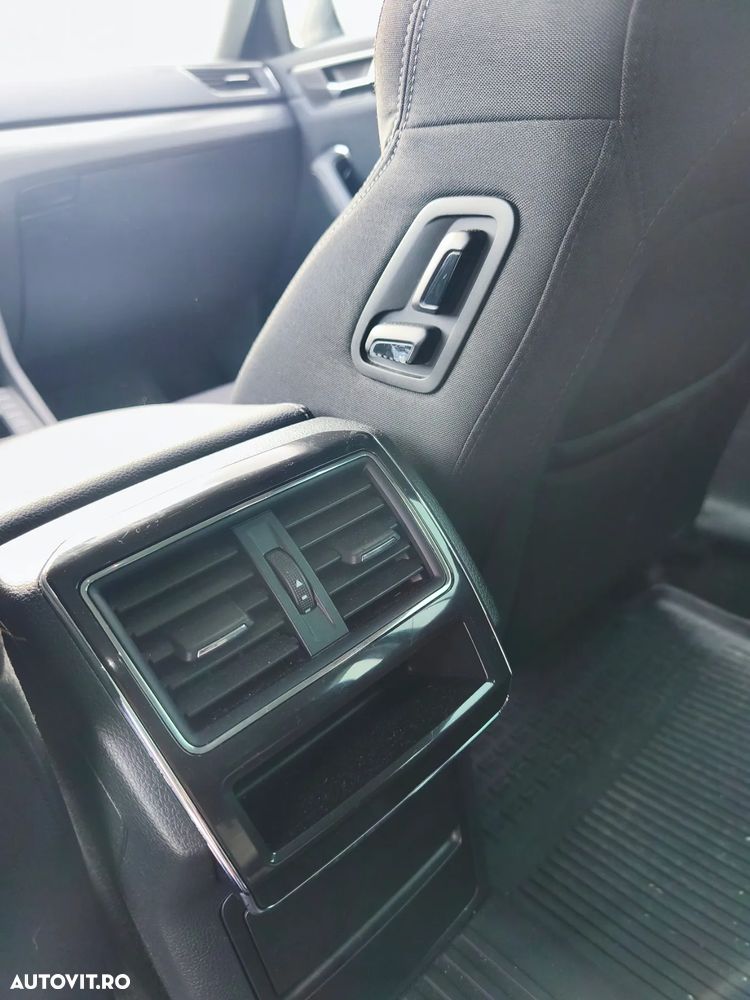 Skoda Superb 2.0 TDI 4x4 DSG Premium Edition - 25