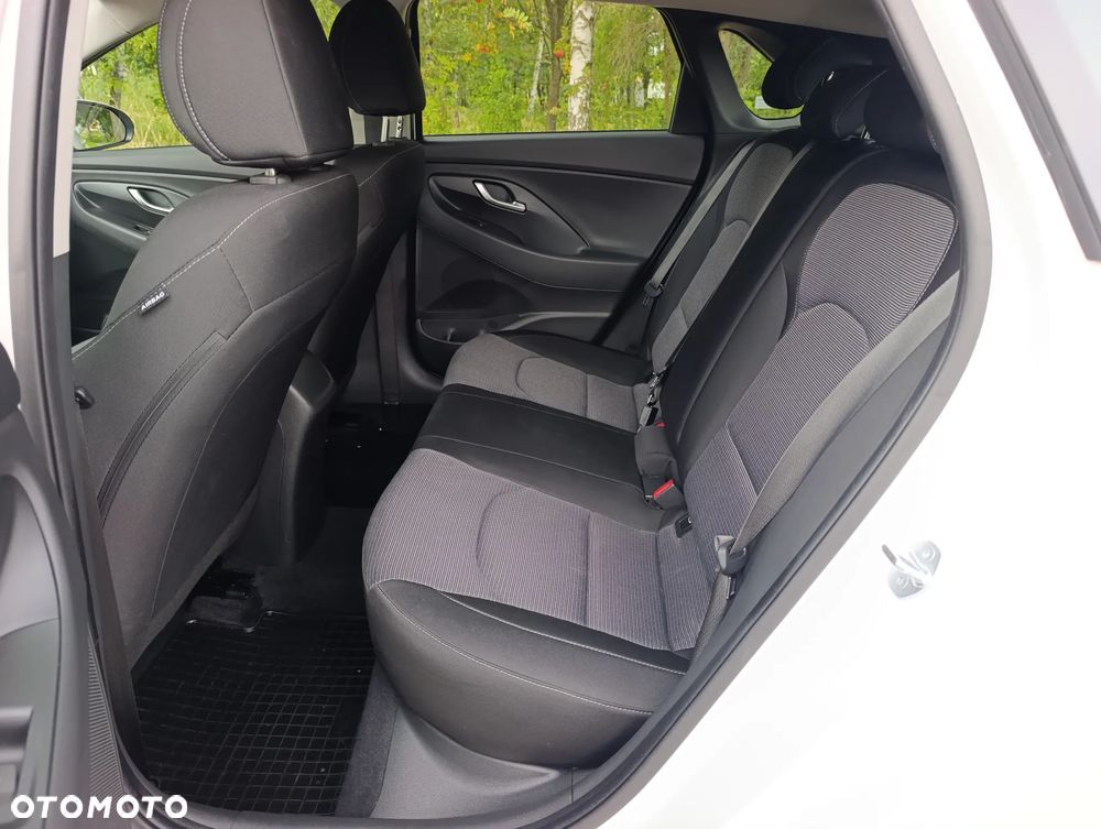 Hyundai i30 1.5 T-GDI 48V Modern - 26