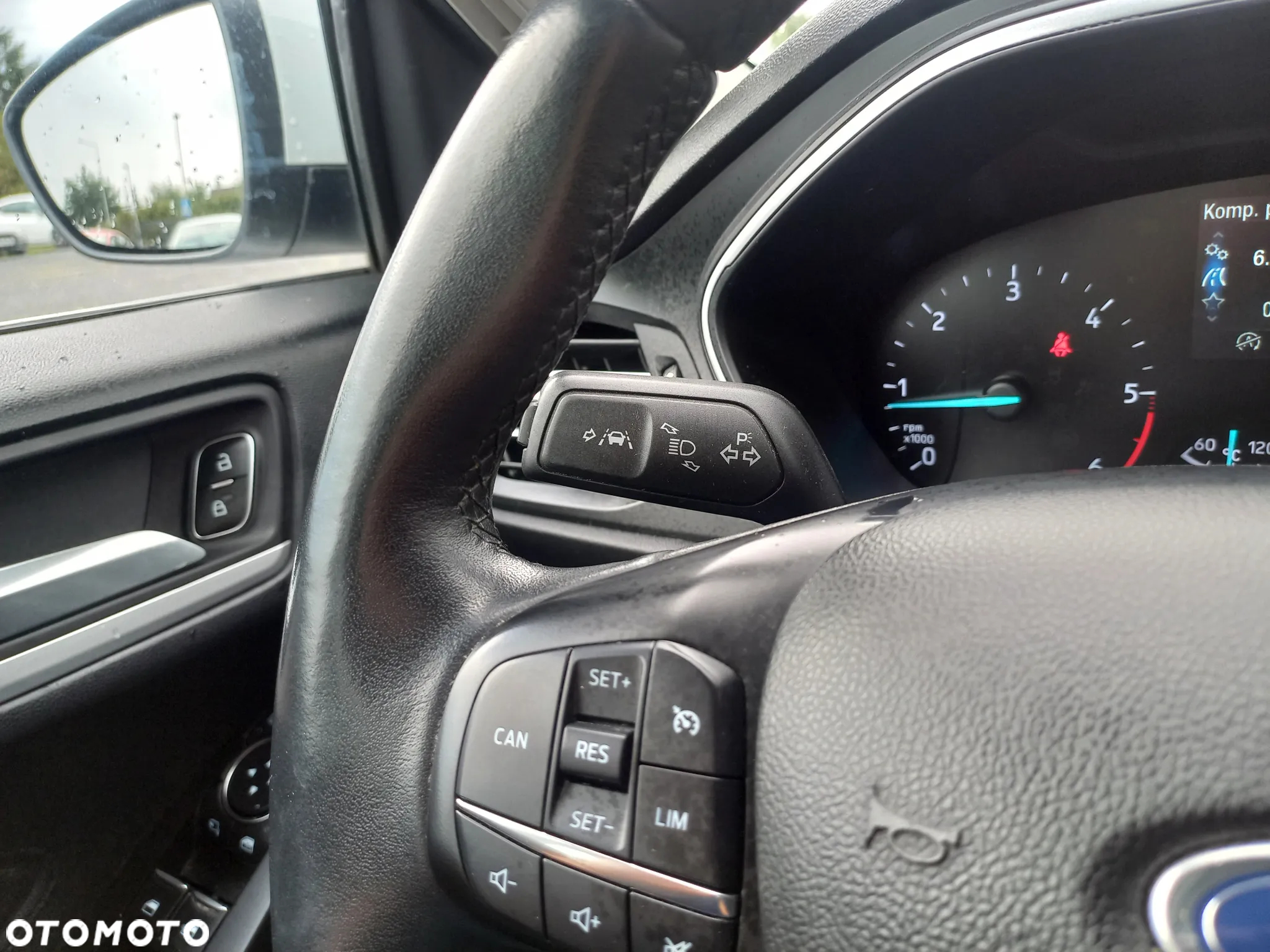 Ford Focus 1.5 EcoBlue Start-Stopp-System TITANIUM - 24