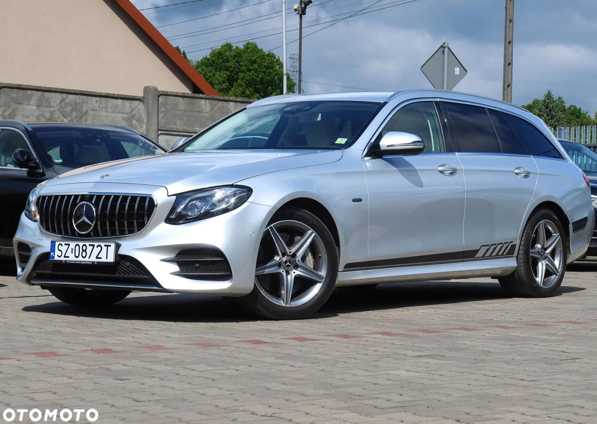 Mercedes-Benz Klasa E 300 de AMG - 37