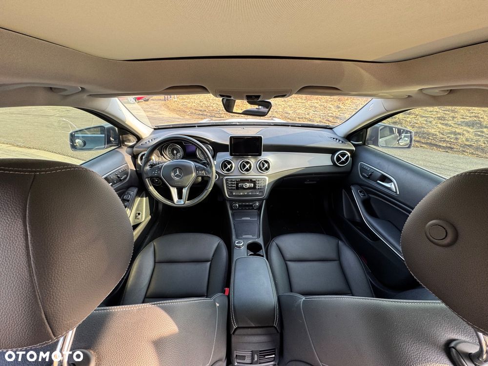 Mercedes-Benz GLA 250 7G-DCT Activity Edition - 22