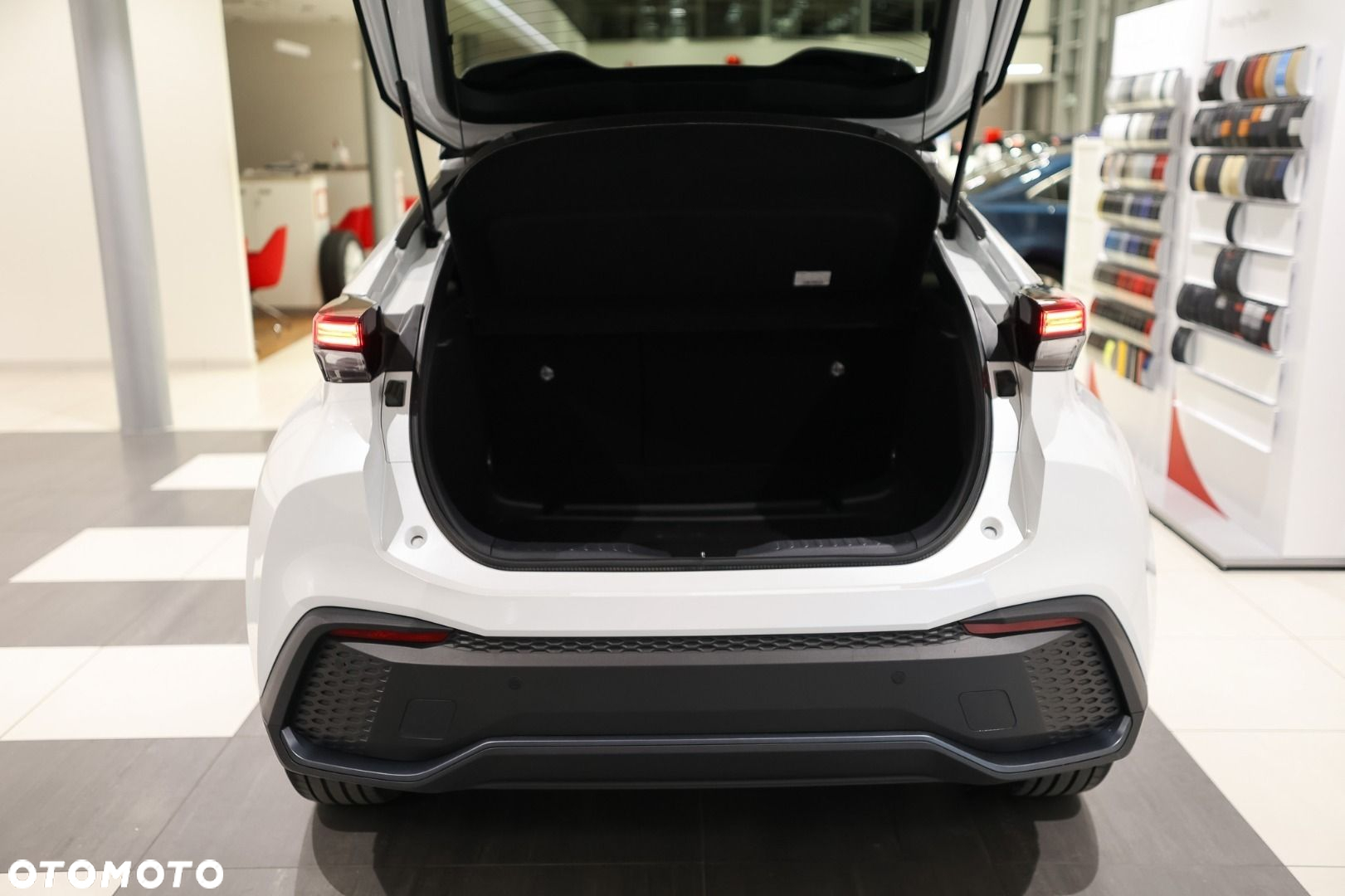 Toyota C-HR - 14