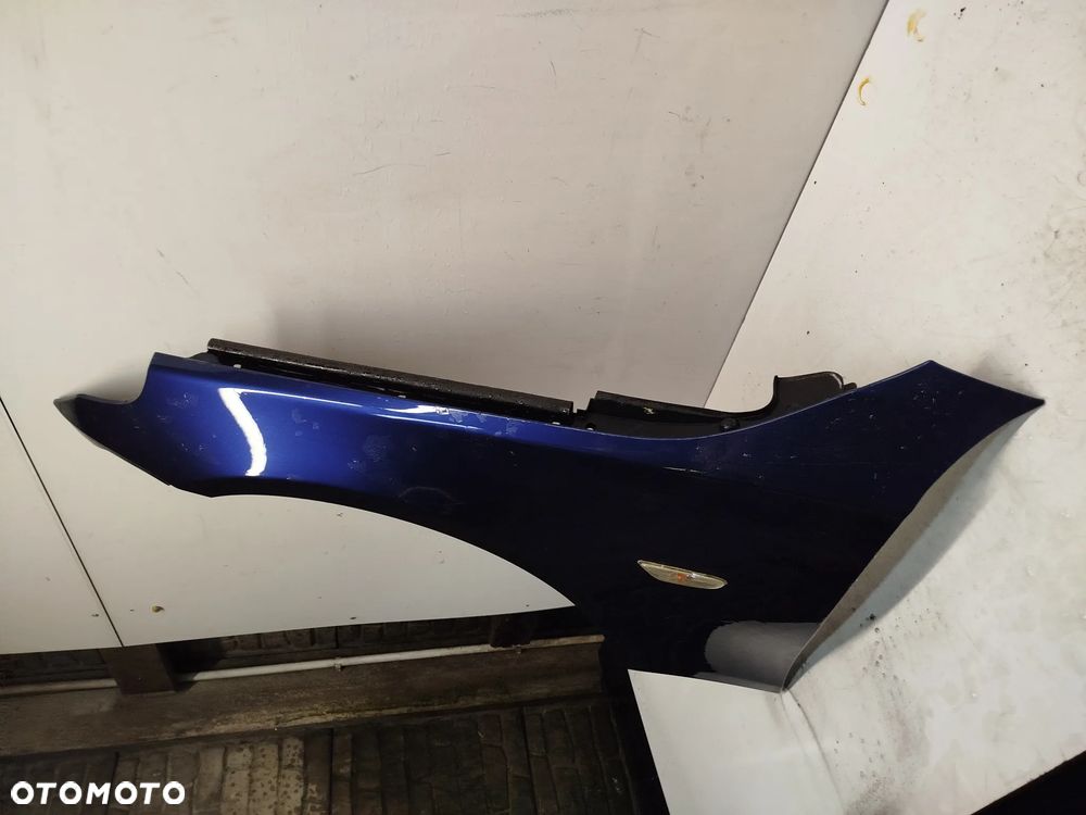 ^ BŁOTNIK PRZÓD PRZEDNI LEWY BMW E60 SERIA 5 TIEFSEEBLAU GRANATOWY - 3