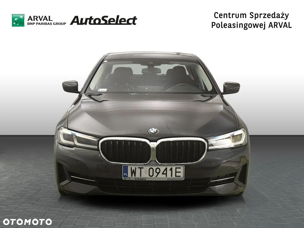 BMW Seria 5 520i mHEV - 8