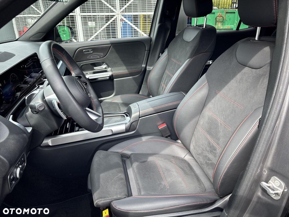 Mercedes-Benz GLB - 12