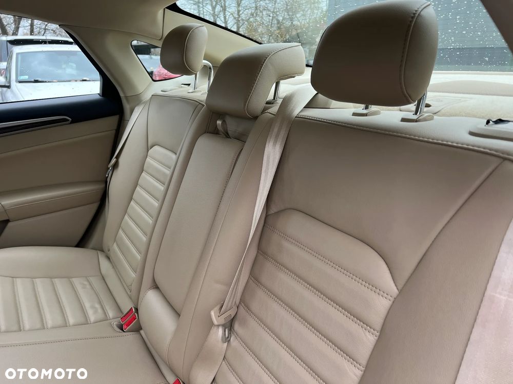 Ford Fusion - 17
