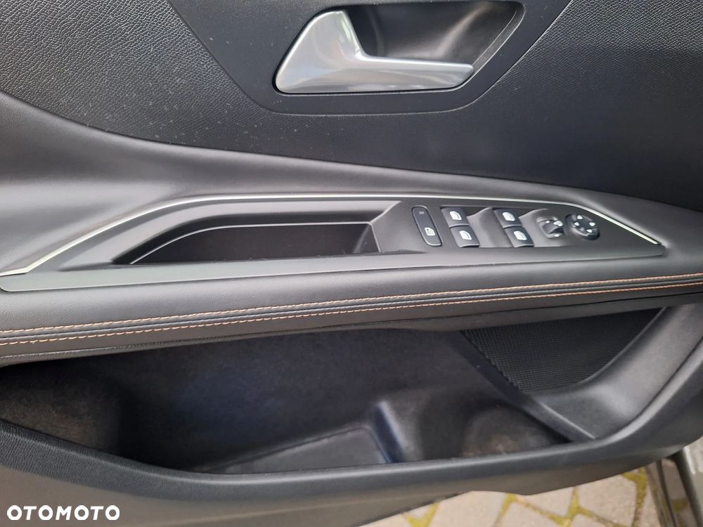 Peugeot 3008 PureTech 130 Stop & Start GPF EAT8 Allure - 19