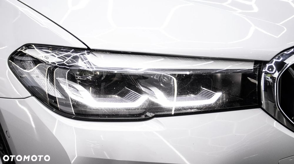 BMW Seria 5 520d xDrive - 12