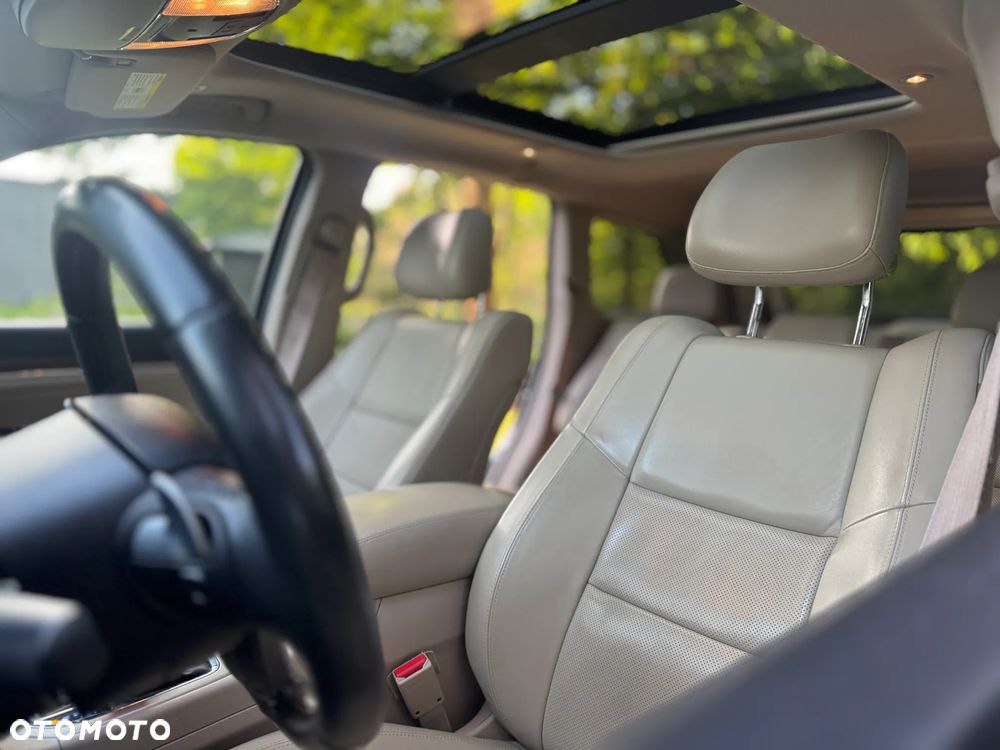 Jeep Grand Cherokee - 22