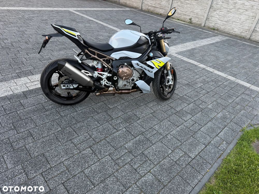 BMW S - 5