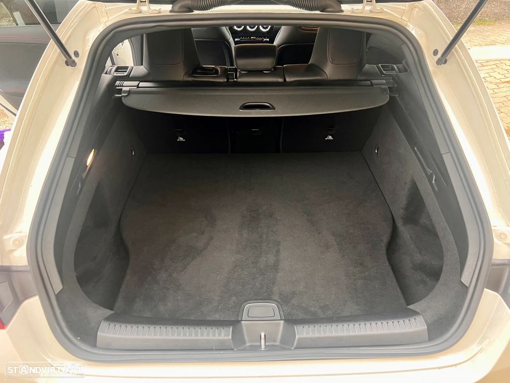 Mercedes-Benz CLA 250 e Shooting Brake AMG Line - 23